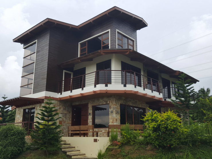 FOR SALE: Beautiful 4BR House – Hillside, Tagaytay Highlands – Php30M